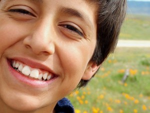 bambino di baricon denti puliti